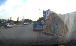 Siverek'te Hafif Ticari Araç Bisikletli Çocuğa Çarptı: Kaza Kameraya Yansıdı