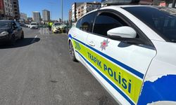 Kazanın Şokunu Atlatamadı: Şanlıurfa'da Otomobil Sürücüsü Gözyaşlarına Boğuldu