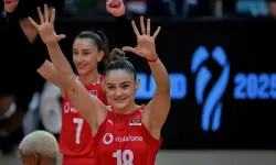 Zehra Güneş Kadroda Yok Mu? Zehra Güneş Neden Yok, Sakat Mı, Milli Takım Kadrosunda Neden Yer Almıyor? Filenin Sultanları VNL Ankara Etabı Son Durum