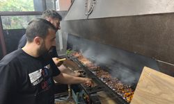 Termometreler 45'i Gösteriyor, Urfalılar Ciğerden Vazgeçmiyor!