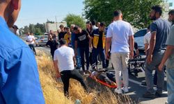 Şanlıurfa'da Otomobil ile Motosiklet Çarpıştı: 1’i Ağır 2 Yaralı