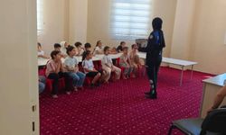 Miniklere Hayati Bilgiler Anlatıldı
