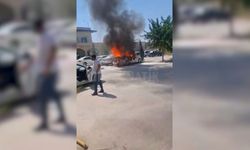 Şanlıurfa'da Hastane Otoparkında Araç Alevlere Teslim Oldu: O Anlar Kamerada