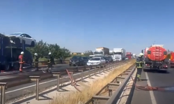Milyonluk Araçları Taşıyordu… Şanlıurfa’da Tırda Yangın Çıktı
