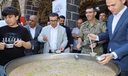 Şanlıurfa’da Muharrem Ayı Coşkusu! Vatandaşlara Aşure İkramı