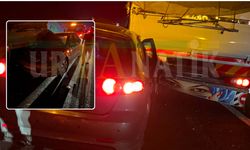 Karaköprü'de Otomobil Pikaba Ok Gibi Saplandı: Yaralı Var