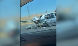 Şanlıurfa’da Bariyerlere Çarpan Araç Hurdaya Döndü, 5 Yaralı
