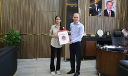 LGS İlçe Birincisi Kaymakam Sak'ı Ziyaret Etti