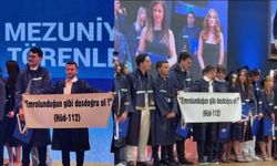 Mustafa Malo Kimdir, Nereli ve Kaç Yaşında? Yeditepe Mezuniyetinde Pankart Açan Öğrenci Kim?