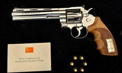 Revolver Tabanca Kimin Malı, Hangi Ülkenindir? Revolver'ı Kim İcat Etti, Samuel Colt Kimdir?