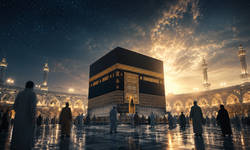Rüyada Kabe'yi Görmek Ne Anlama Gelir? Tavaf Etmek ve Kabe'de Namaz Kılmanın Tabiri