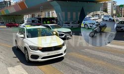 Şanlıurfa Karaköprü'de Otomobil ile Motosiklet Çarpıştı: 2 Yaralı