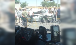 Şanlıurfa-Mardin Karayolunda Otomobil Tıra Arkadan Çarptı: 1 Ağır Yaralı