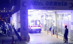 Şanlıurfa'da Park Halindeki Araca Çarpan Motosiklette 2 Kişi Yaralandı