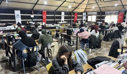 Eyyübiye Belediyesi’nden Eğitime Katkı: Gençler Eğitim Otağı’na Akın Ediyor