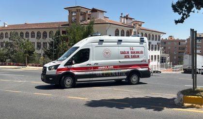 Şanlıurfa'da Motosiklet İle Otomobil Çarpıştı: 2 Kişi Yaralandı