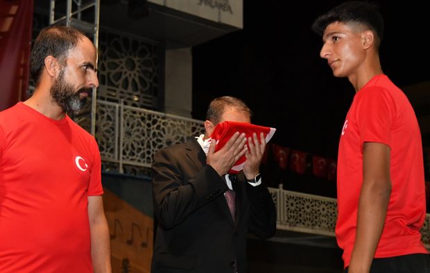 Şanlıurfa Dün Gece Başka Bir Güzeldi: İşte Urfanatik’in Seçtiği En Özel Kareler