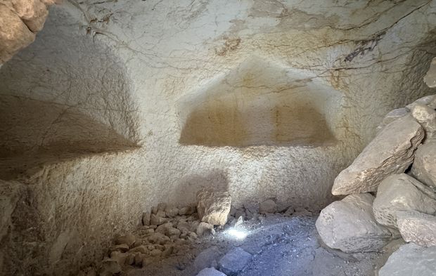 Şanlıurfa'da Kaya Mezar Keşfedildi