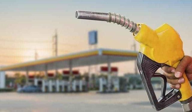 Son dakika: Akaryakıta 2 indirim 1 zam geldi! İşte benzin, motorin ve LPG fiyatları