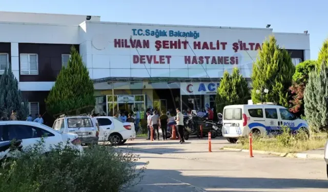 Hilvan’da otomobil refüje çarparak takla attı: 2 yaralı