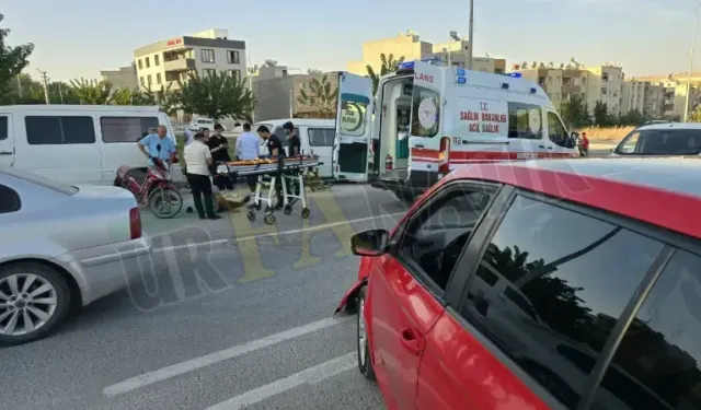 Şanlıurfa'da bayan sürücü motosiklete çarpıp kaçtı