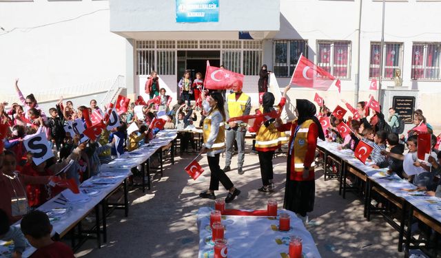 Çocuklar, Haliliye Belediyesi ile 29 Ekim Coşkusunu yaşadı