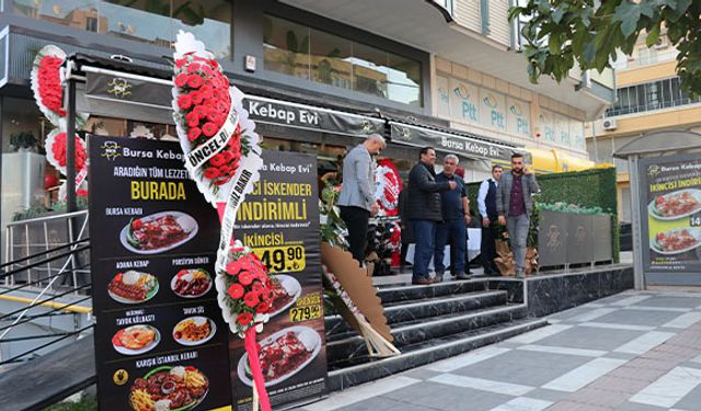 Bursa Kebap Evi Emniyet Caddesi Şubesi 1. yılını kutladı