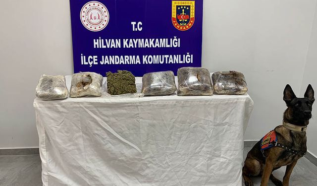 Hilvan’da Jandarma 4 kilo 800 gram kubar esrar ele geçirdi