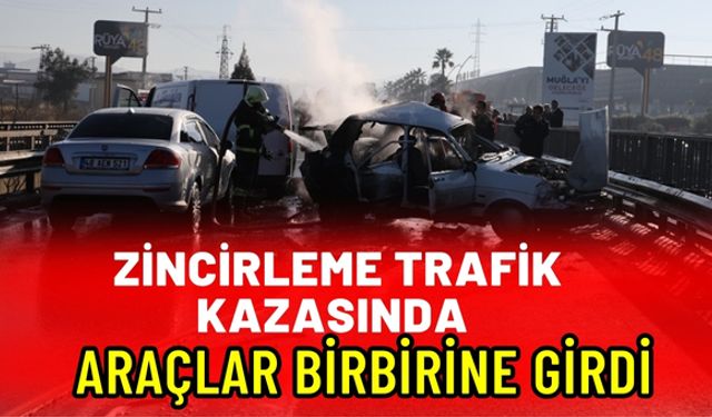 Zincirleme Trafik Kazasında Araçlar Birbirine Girdi: Yaralılar Var