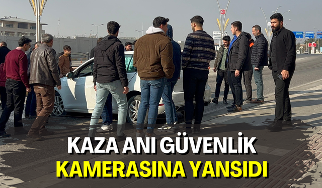 Karaköprü’de Kontrolden Çıkan Otomobil Karşı Şeride Uçtu: Kaza Anı Güvenlik Kamerasına Yansıdı