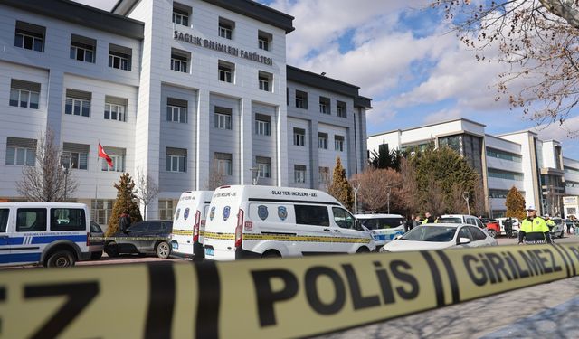 Selçuk Üniversitesi'nde Silahlı Saldırı Dekan Yardımcısı Vuruldu