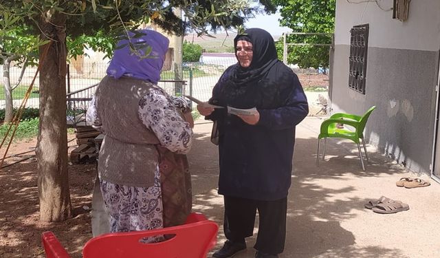 Bozova’da Kadınlara Bilgilendirici Broşürler Dağıtıldı
