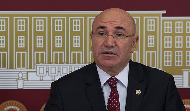 Mahmut Tanal Bu Defa Tıra Tırmandı: İşte O Anlar