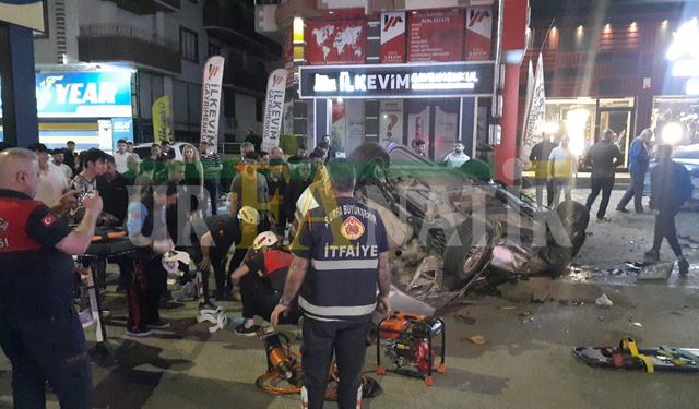 Karaköprü’deki Feci Kazada Ortalık Savaş Alanına Döndü: 2 Ölü, 1 Yaralı