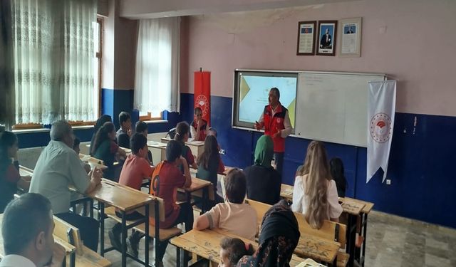 Haliliye'de Kuraklık Arpa Ve Mercimeği Vurdu