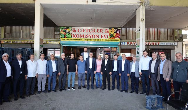 AK Parti Şanlıurfa İl Başkanı Günbegi Hal Esnafını Ziyaret Etti