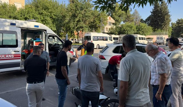 Birecik’te Otomobil ile Motosiklet Çarpıştı: 1 Yaralı