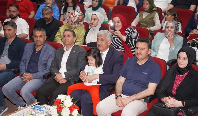 Kahta'da Gençlik Coşkusu: Final Turu Ses Yarışması Büyük İlgi Gördü