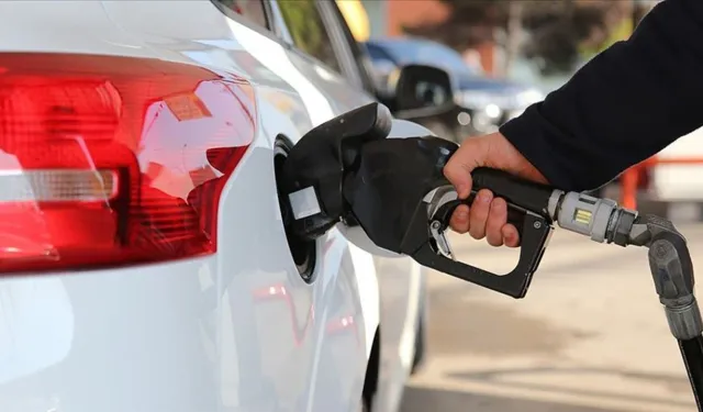 Akaryakıta indirim geldi mi, motorin mazot ne kadar oldu, litre fiyatı kaç lira? (6 Mayıs)