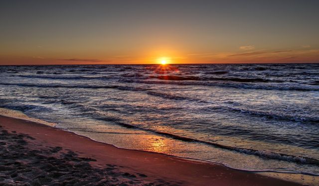 Şanlıurfalı Ünlü İsmin Oğlu Tatil Pozları ile Dikkat Çekti