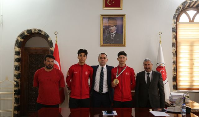 Şanlıurfa’nın Altın Çocuğu Almanya’dan Döndü