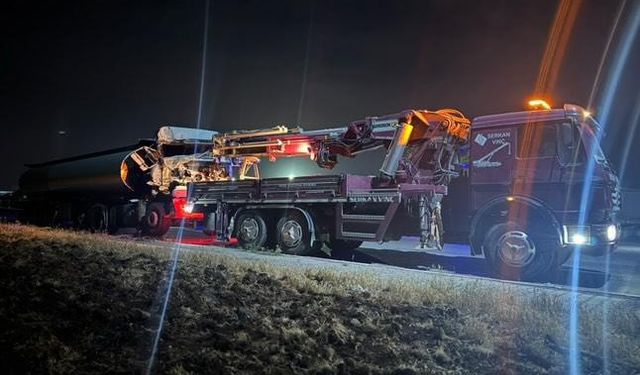 Suruç- Birecik Yolunda Kaza: Yol Araç Trafiğine Kapatıldı!