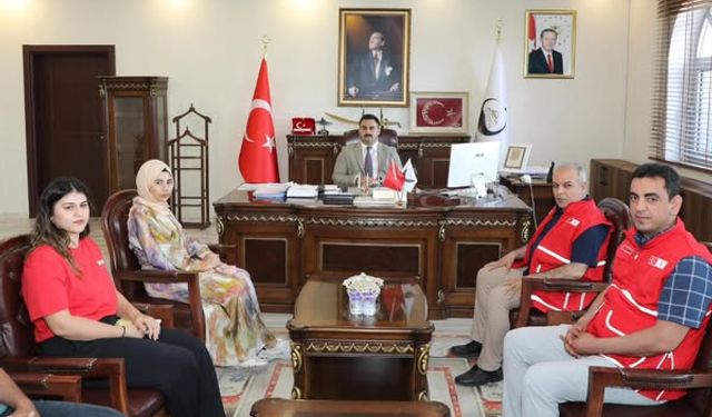 Viranşehir Kaymakamı Kemal Ülkü Kurbanını Türk Kızılayı'na Bağışladı