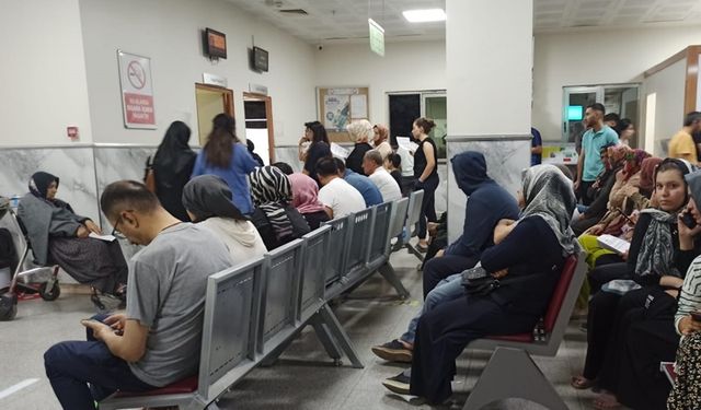 Şanlıurfa'daki Hastanelerde Kuyruklar Uzadıkça Uzadı