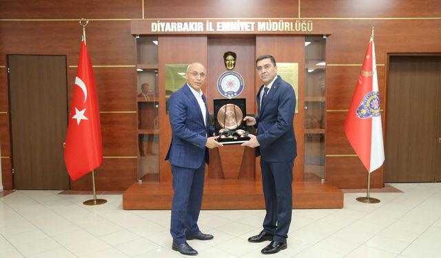 Emniyet Müdürü Aksoy, Diyarbakır’da Fatih Kaya ve Mustafa Çelenk’i Ziyaret Etti