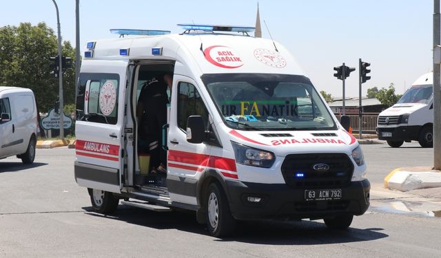 Haliliye’de Sürücü Kursu Aracı İle Motosiklet Çarpıştı!
