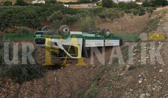 Şanlıurfa’da Gün Kazayla Başladı! Kamyonet Şarampole Yuvarlandı