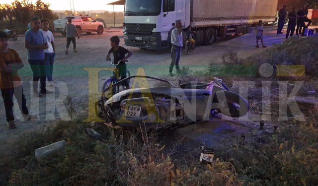 Şanlıurfa Birecik'te Motosiklet ile Otomobil Çarpıştı: 2 Kişi Yaralandı!