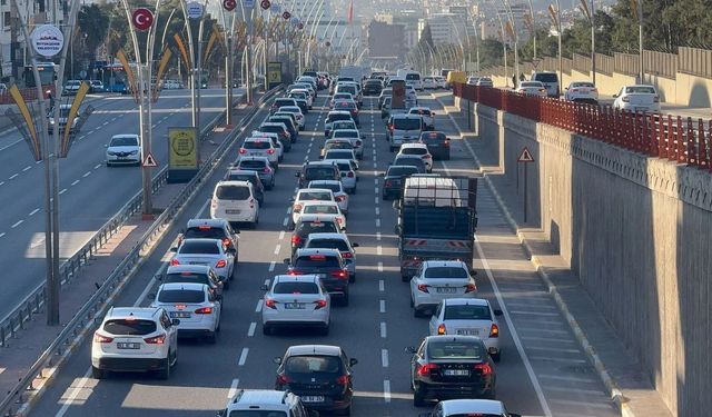 Şanlıurfa Trafiğinde Devrim Gibi Değişiklik: Araçlara Yeşil Fren Lambası Geliyor