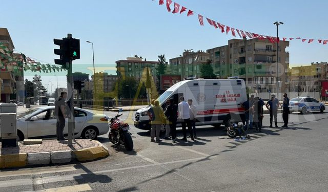 Şanlıurfa'da Trafik Kazası: Otomobil İle Motosiklet Çarpıştı, 2 Yaralı